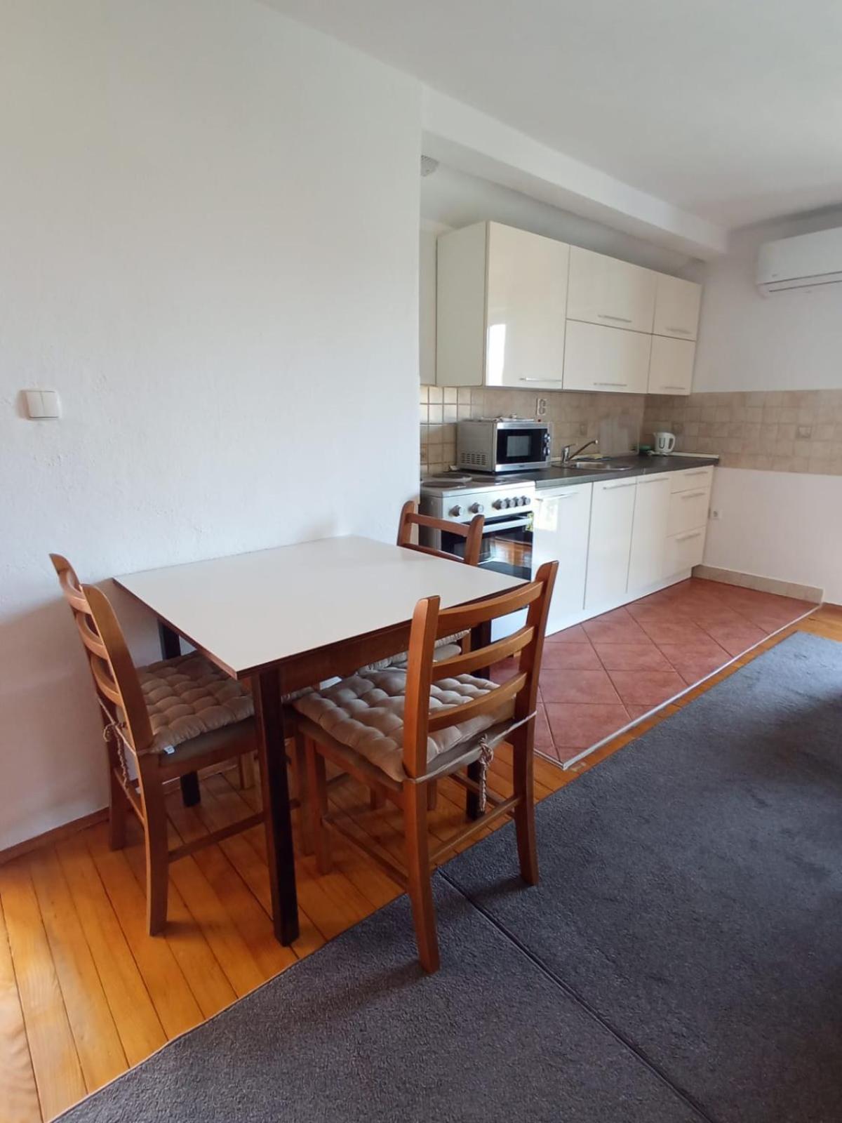 Apartman "Em" บีฮัช ภายนอก รูปภาพ